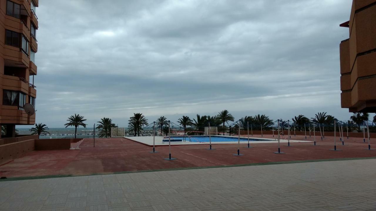 First Line Costa Del Sol Beach Suites Fuengirola Exteriör bild